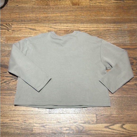 Lightweight Sweater Beige Top Crew Neck Cropped - Picture 2 of 4